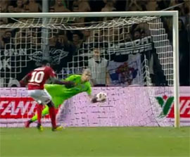 PAOKa volchok pokusal oboronu Spartaka s bochkov20