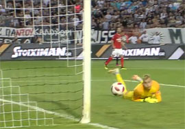 PAOKa volchok pokusal oboronu Spartaka s bochkov5