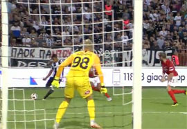 PAOKa volchok pokusal oboronu Spartaka s bochkov9