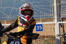 Pomoshchnik predsedatelya SK RF i upolnomochennaya po pravam rebenka nagradili yunyh gonshchikov3