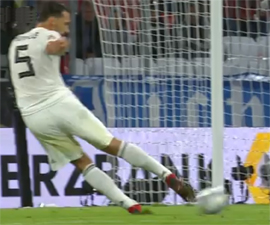 Iz vyyasnenij ehksa i dejstvuyushchego vyshlo po balu8