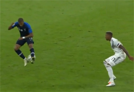 Iz vyyasnenij ehksa i dejstvuyushchego vyshlo po balu9