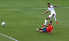 Anglichane vozrodili intrigu6