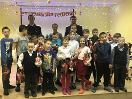 SU SKR po CHuvashii prishlo k podshefnym detyam vmeste s Dedom Morozom6