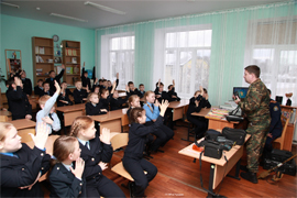 SU SKR po CHuvashii prodemonstrirovalo kadetam vysokotekhnologichnuyu tekhniku10