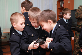 SU SKR po CHuvashii prodemonstrirovalo kadetam vysokotekhnologichnuyu tekhniku11