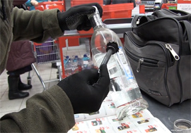 MVD po CHuvashii pokazalo gramotnoe zaderzhanie pohititelya vodki2