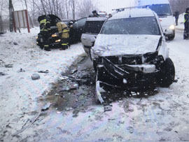 V stolknovenii dvuh legkovushek v CHeboksarah pogib 8 letnij malchik1