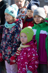 V Pskove po Doroge Pamyati v edinom stroyu shestvovali veterany i molodezh6