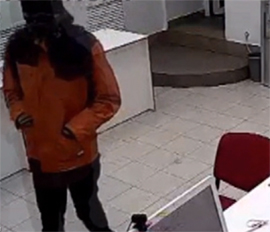 Otpugnula grabitelya predlozheniem o kredite4