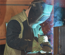 V Promtraktore Vagon zayavili chto zarplata rabochih dostigla 39 tysyach rublej