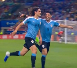 Masterskaya golova Kavani probila chetvertfinal s Peru13