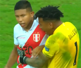 Osechka Suaresa vyvela Peru na Chili1