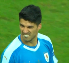 Osechka Suaresa vyvela Peru na Chili10