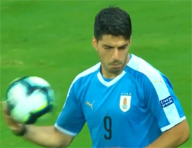 Osechka Suaresa vyvela Peru na Chili3