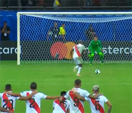 Osechka Suaresa vyvela Peru na Chili8