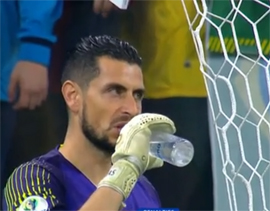 V polufinal s poslednim v matche udarom14