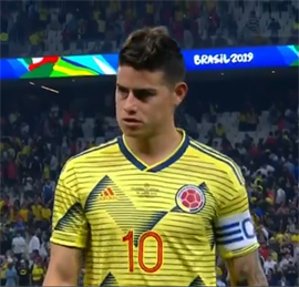 V polufinal s poslednim v matche udarom25