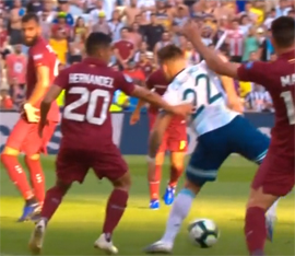 V polufinal s poslednim v matche udarom27