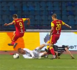 Futbolnogo porohu dazhe na gol ne naskrebl3