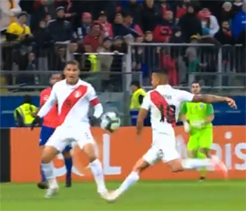 Peru razveyala titul chilijcev po vetru2