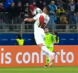 Peru razveyala titul chilijcev po vetru3