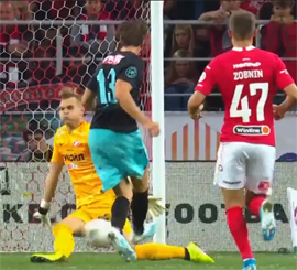 Lovchej udarit Tuna igroku i ne vidat plej offa Spartaku1