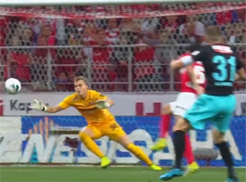 Lovchej udarit Tuna igroku i ne vidat plej offa Spartaku3