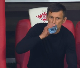 V lidery protisnulis troe10