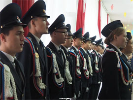 Sledovateli Kanashskogo mezhrajonnogo sledstvennogo otdela SU SKR po Chuvashi vruchili pogony kadetam4