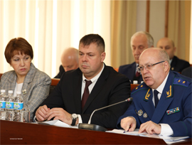 prokuror Chuvashii Vasilij Poslovskij na zasedanii Kabmina Chuvashii portret