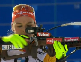 Proshlogodnyaya chempionka mira v zhenskoj biatlonnoj gonke presledovaniya Deniz Herrman stala serebryanoj medalistkoj