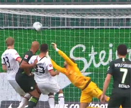 Ajntraht pobedil Volfsburg1