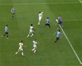 Futbolnoe spasenie podchas podstavlyaet plecho1