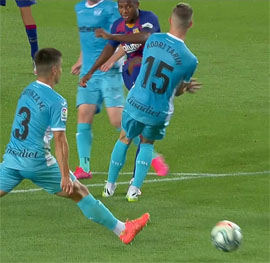 Messi end kompani ponuzhdayut komandu Zidana k vyigryshu3