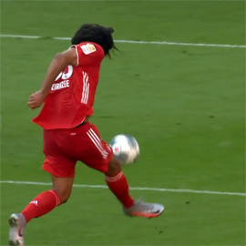 golkiper menhengladbahskoj Borussii Yan Zommer podaril gol Dzhoshua Zirkze1