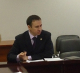 Vice premer Vladimir Avrelkin vo vremya soveshchaniya