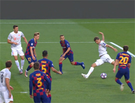 Bavariya sygrala pechali v setku Barsy