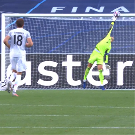 Bavariya sygrala pechali v setku Barsy12