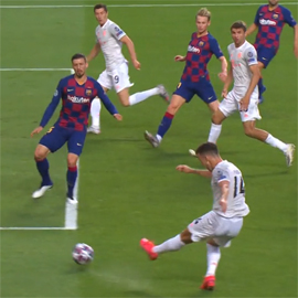 Bavariya sygrala pechali v setku Barsy17