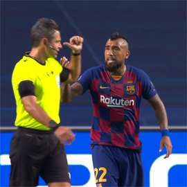 Bavariya sygrala pechali v setku Barsy18