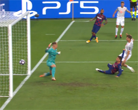 Bavariya sygrala pechali v setku Barsy19