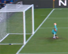 Bavariya sygrala pechali v setku Barsy3