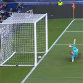 Bavariya sygrala pechali v setku Barsy4