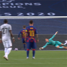 Bavariya sygrala pechali v setku Barsy9