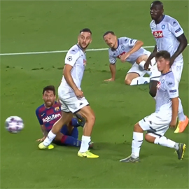 Velikolepnyj gol Messi Napoli1