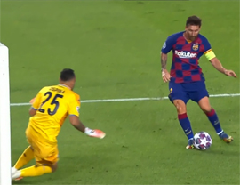 Velikolepnyj gol Messi Napoli6