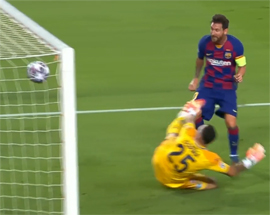 Velikolepnyj gol Messi Napoli8