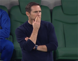 Frenk Lempard zadumchivo smotrit na razgrom Krasnodara