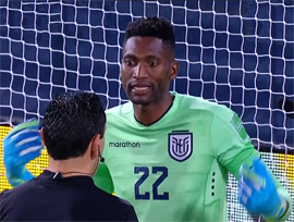 Golkiper Ekvadorf pered probitym Messi penalti